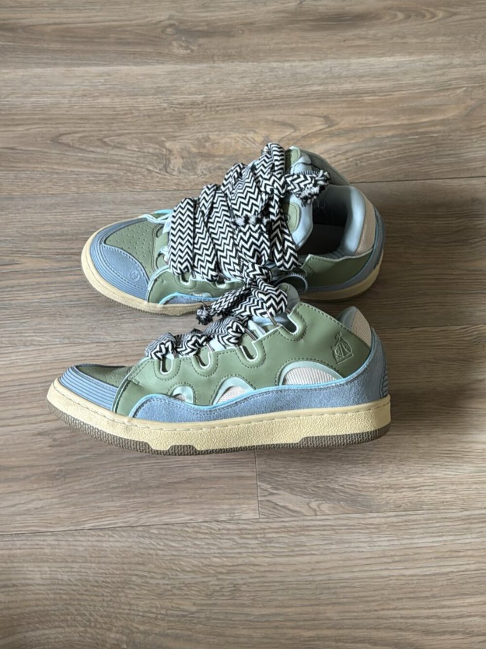 Lanvin Curbs